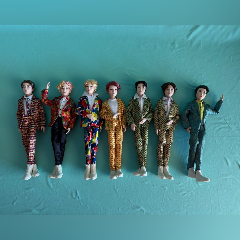 BTS dolls set